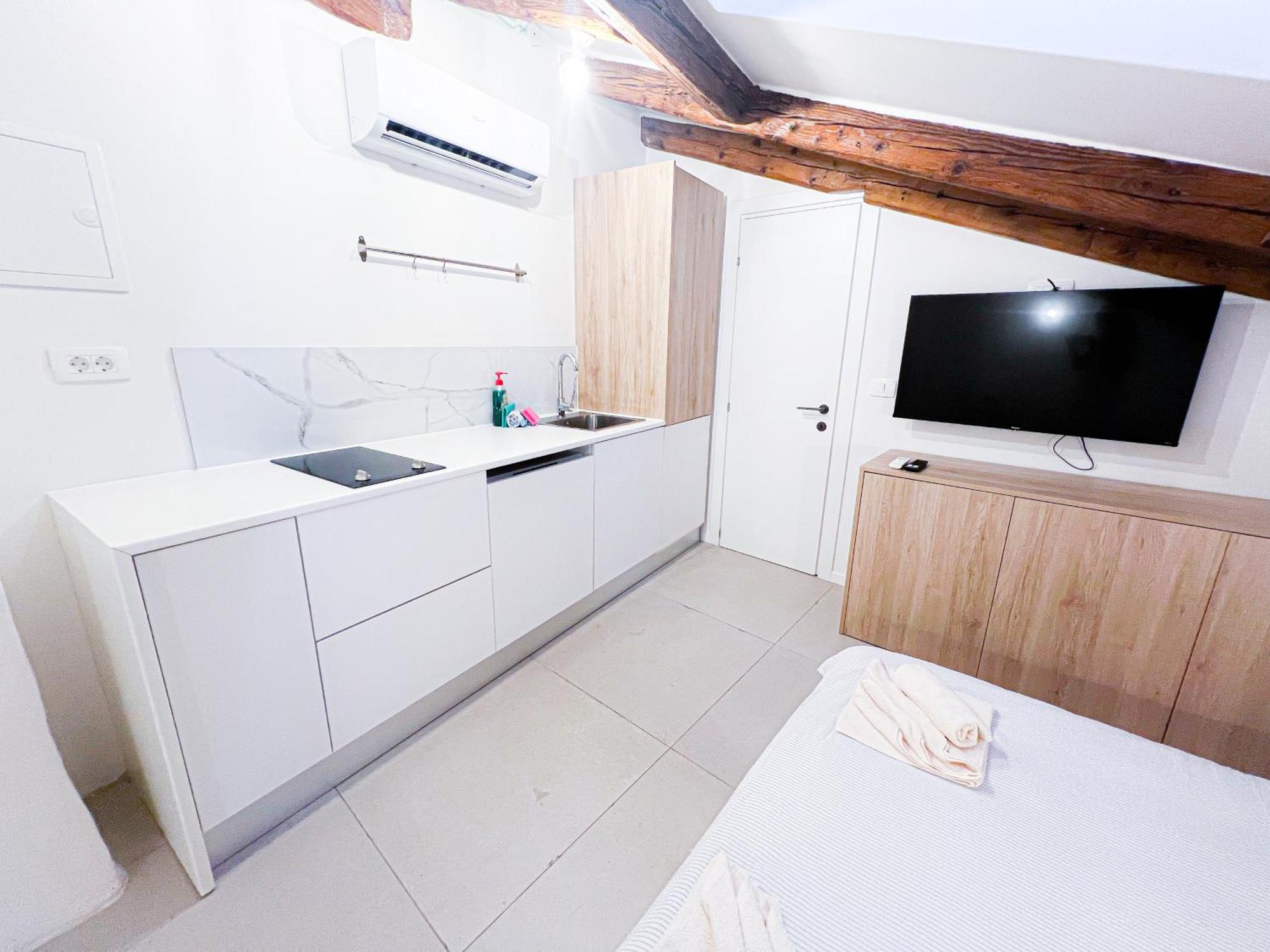 Damir Skomina Apartments Koper Exterior photo